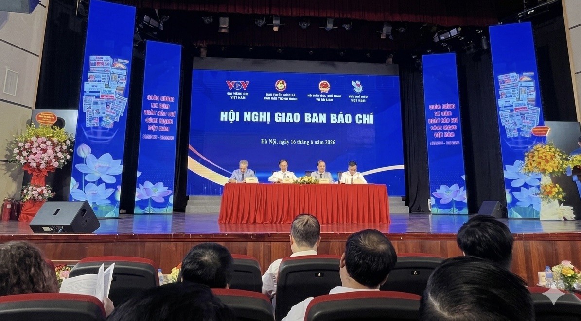 Báo chí phải là lực lượng tiên phong trên mặt trận tư tưởng, văn hóa