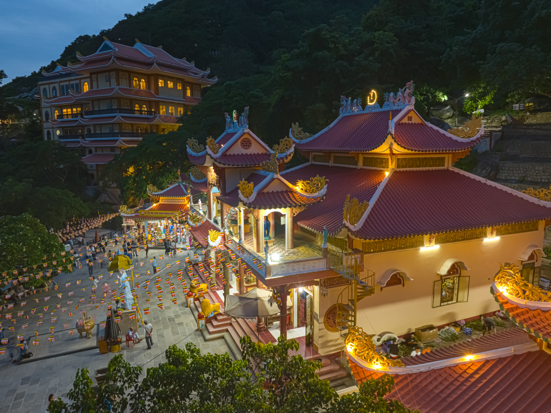 Bà Đen là ai mà người dân Nam bộ tôn thờ, năm nào cũng phải đi bái Bà như một nghi thức?