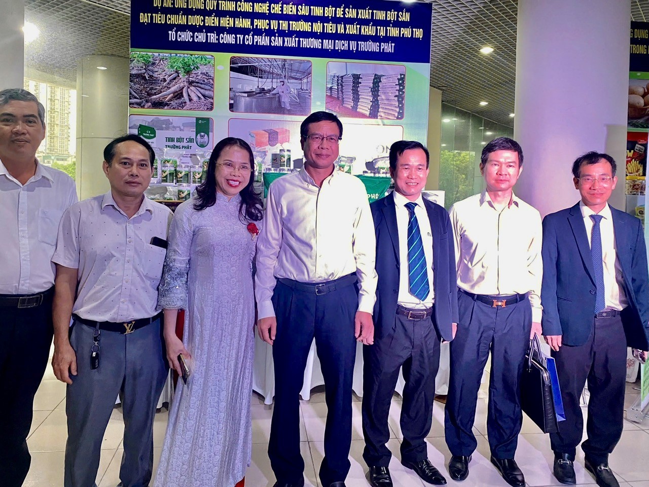 Chuyển giao công nghệ nâng tầm giá trị cây sắn Việt Nam