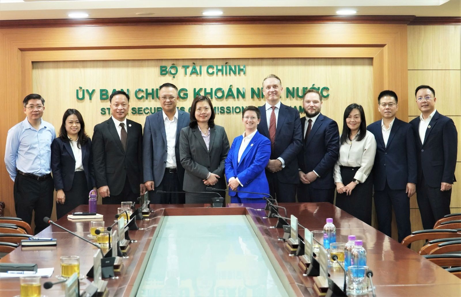 UBCK làm việc với Sở GDCK London, thúc đẩy Chứng chỉ lưu ký toàn cầu (GDR)