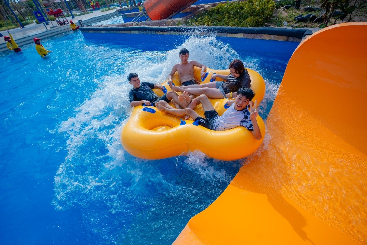 Theo chân chuyên gia quốc tế thử “độ phê” của 20 tổ hợp trò chơi tại công viên của những kỷ lục bên biển Vũng Tàu