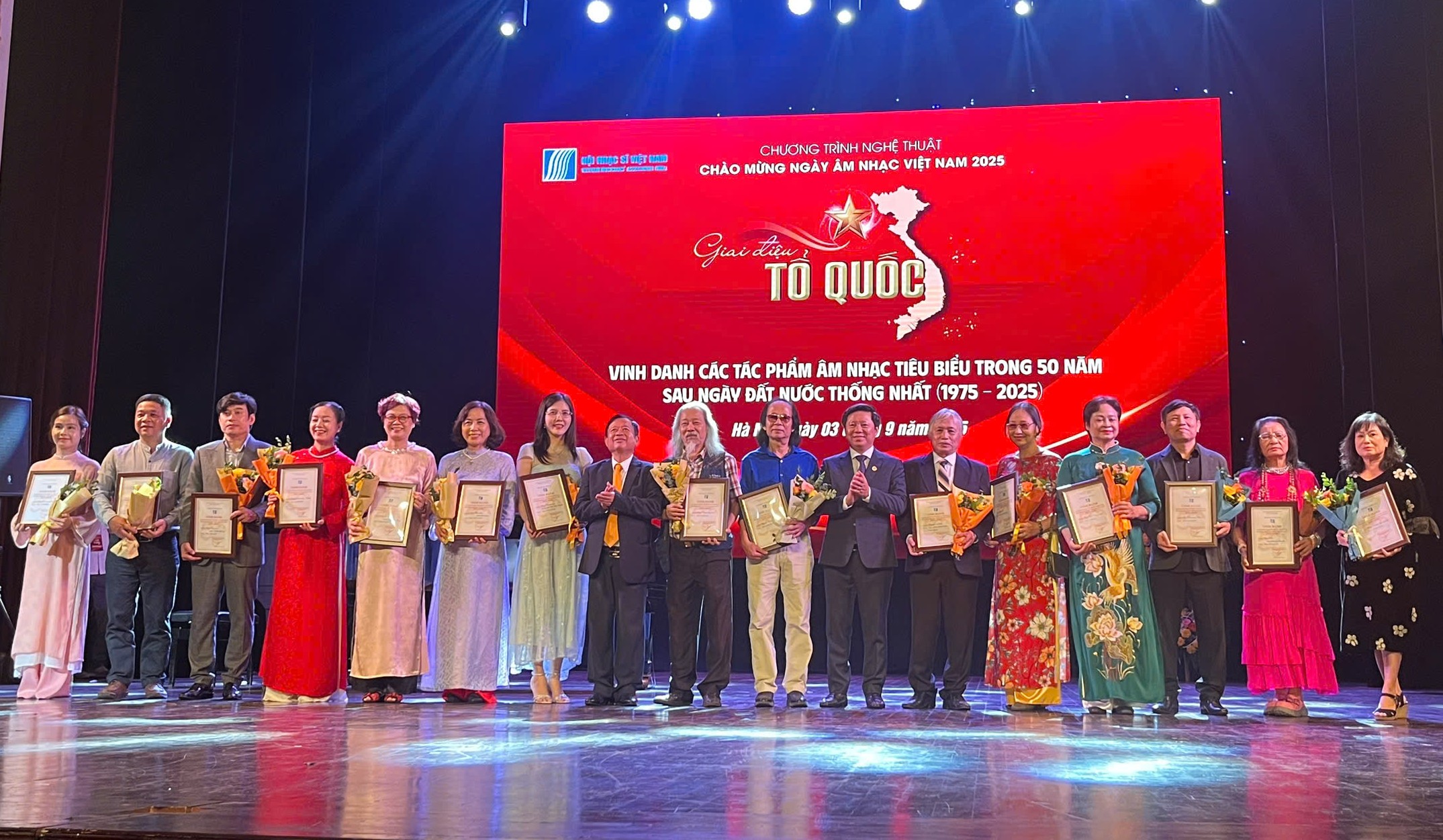 55 tác phẩm âm nhạc tiêu biểu trong 50 năm sau ngày đất nước thống nhất được vinh danh