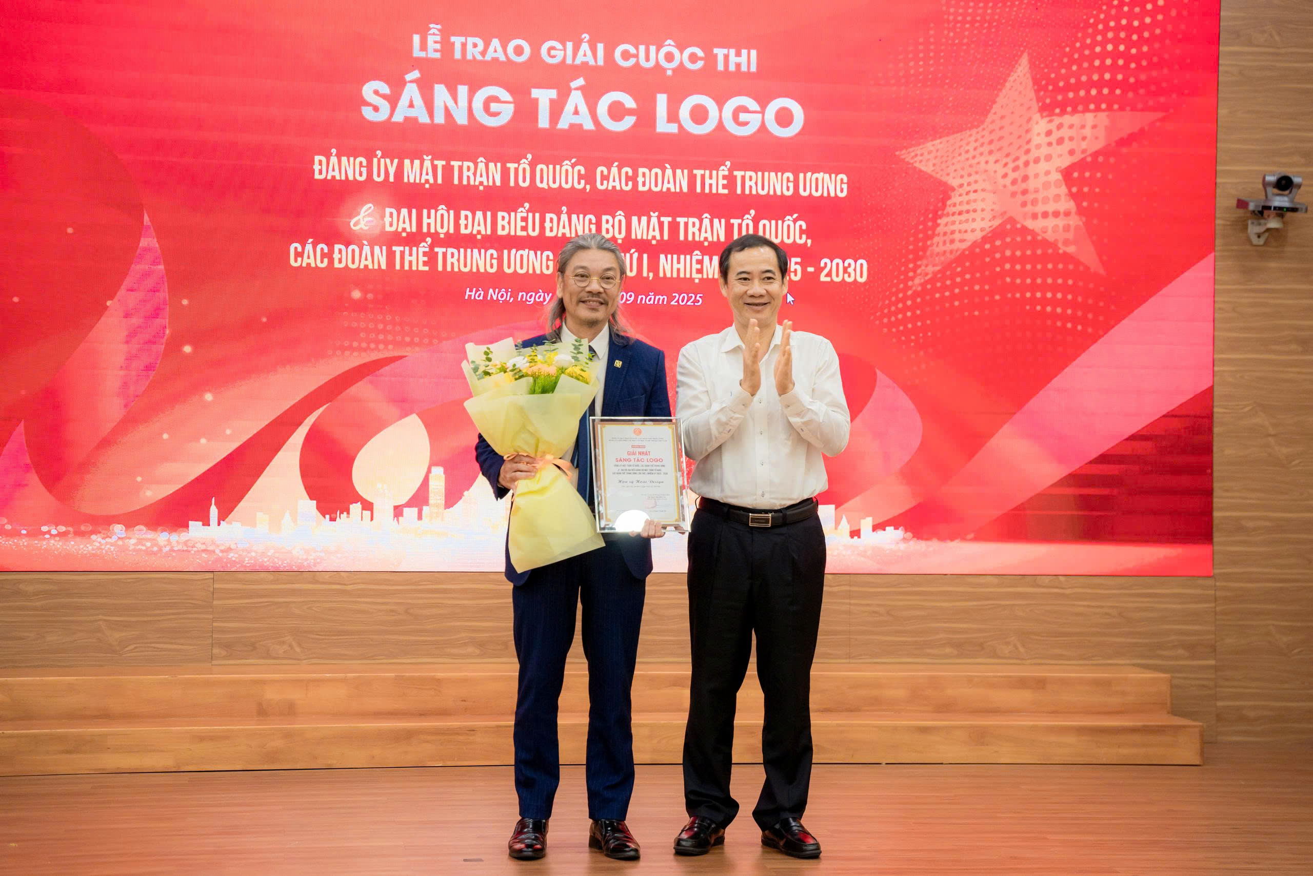 Trao giải Cuộc thi sáng tác Logo Đảng ủy và Logo Đại hội Đảng bộ Mặt trận Tổ quốc, các đoàn thể Trung ương lần thứ I