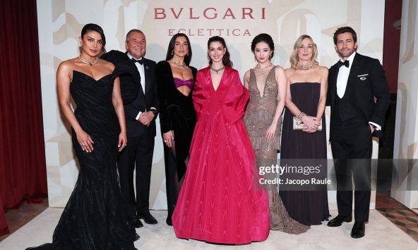 Thảm đỏ BVLGARI quy tụ Lưu Diệc Phi, Anne Hathaway và dàn sao đông: Phải liên tục chụp ảnh để tất cả được là center?