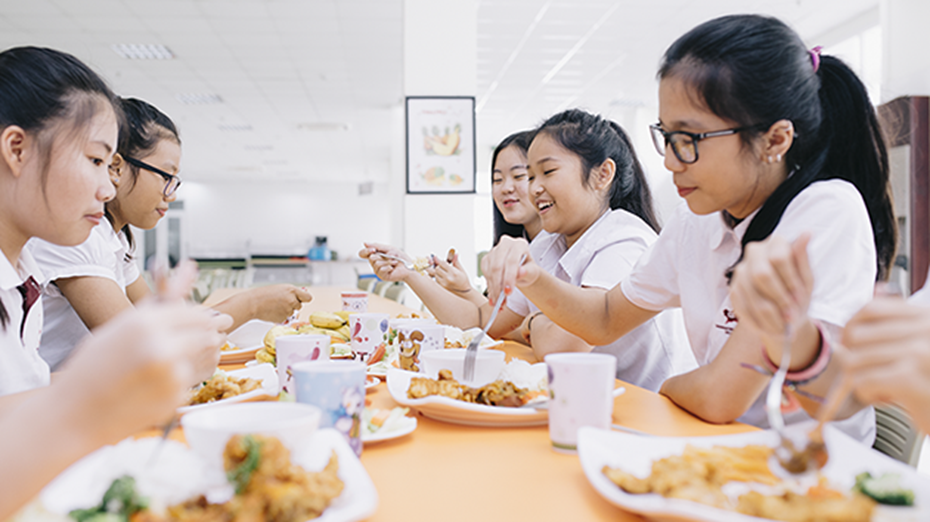Hà Nội thiết lập cơ chế giám sát chặt chẽ an toàn thực phẩm học đường và dịch vụ ăn uống