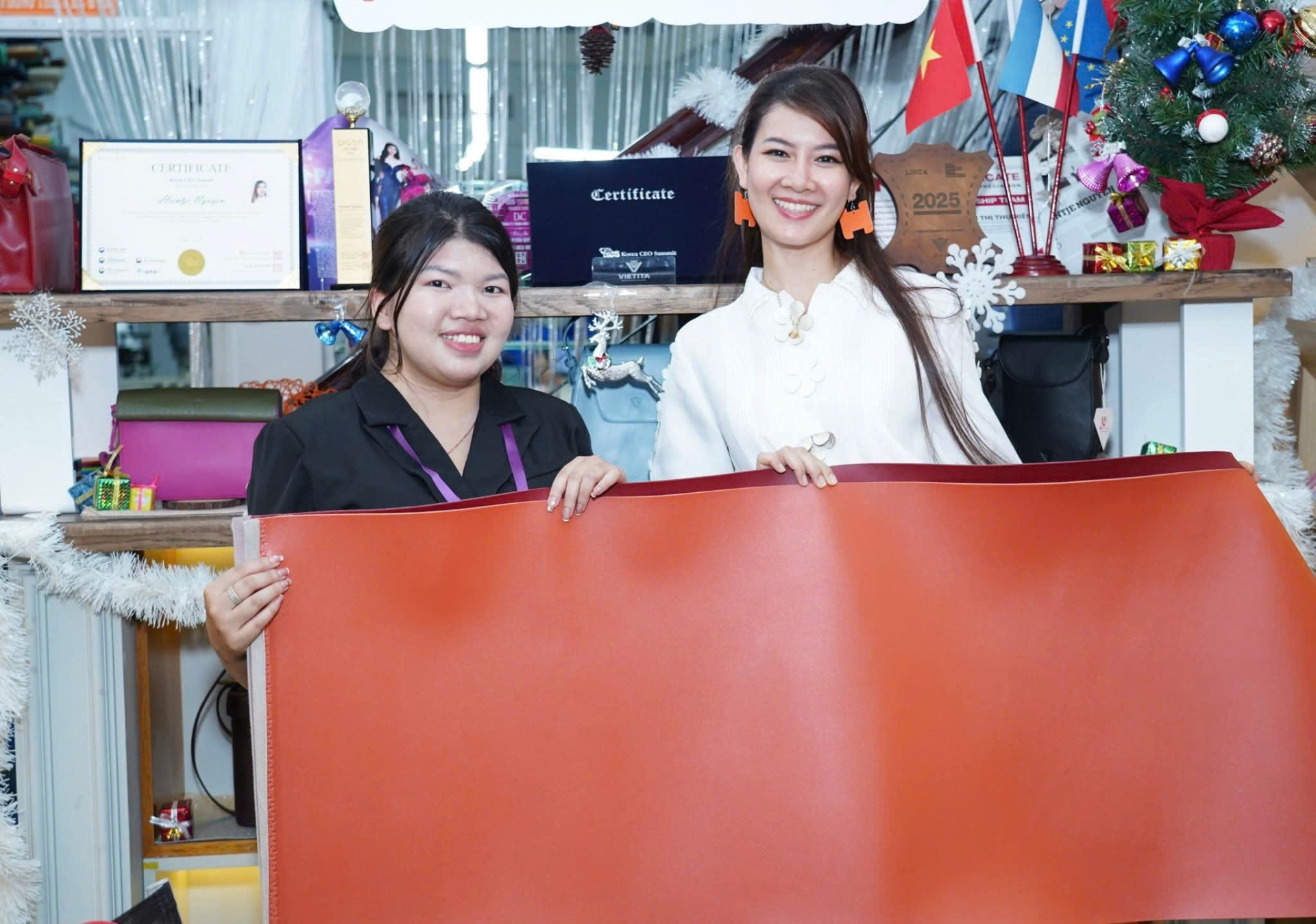 Từ vỏ xoài bỏ đi đến tấm da sinh học, vật liệu mới cho ngành thời trang
