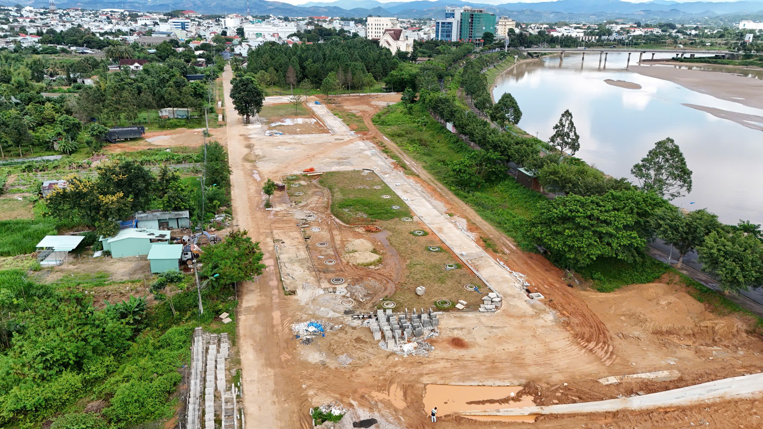 Chi phí đội lên vì nhiên liệu tăng sốc, dự án hạ tầng đối mặt “bẫy” hợp đồng cứng