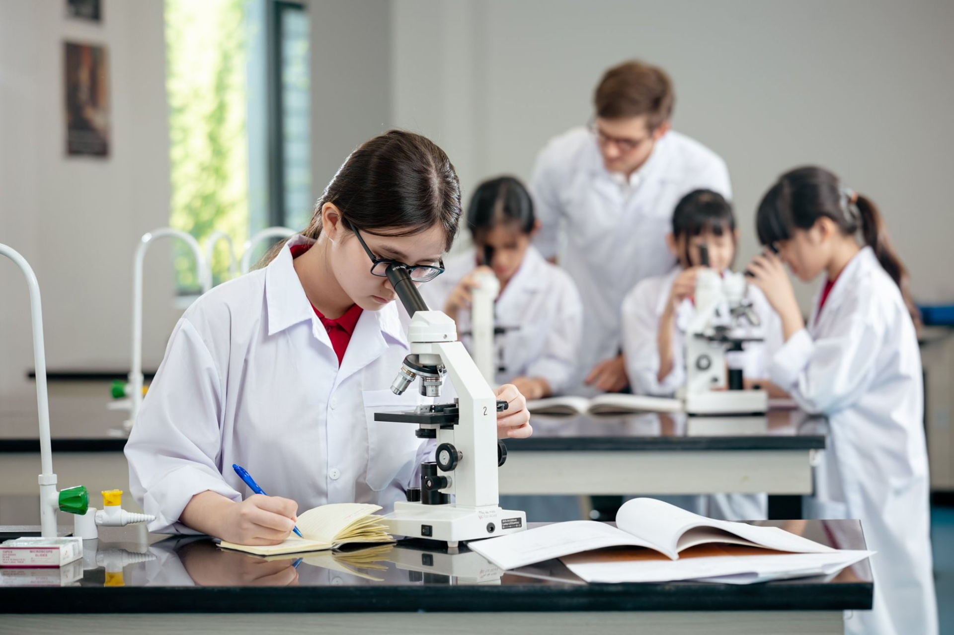 Học bổng khoa học giúp định hình lựa chọn ngành học của người trẻ