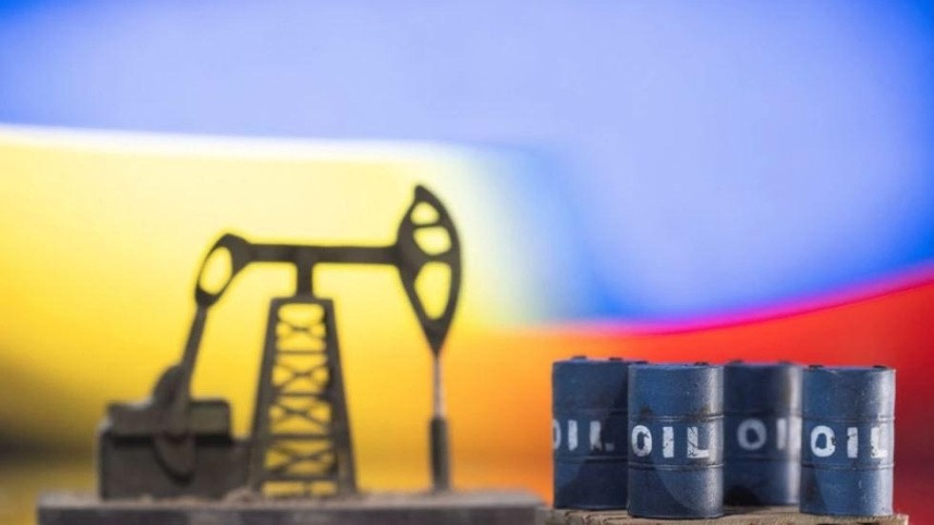 Giá xăng dầu hôm nay 25/9/2026: Giá dầu thế giới tăng khoảng 3%