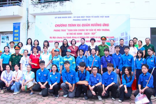 Phường Giảng Võ ra quân hướng ứng phong trào vì Thủ đô xanh - sạch - đẹp