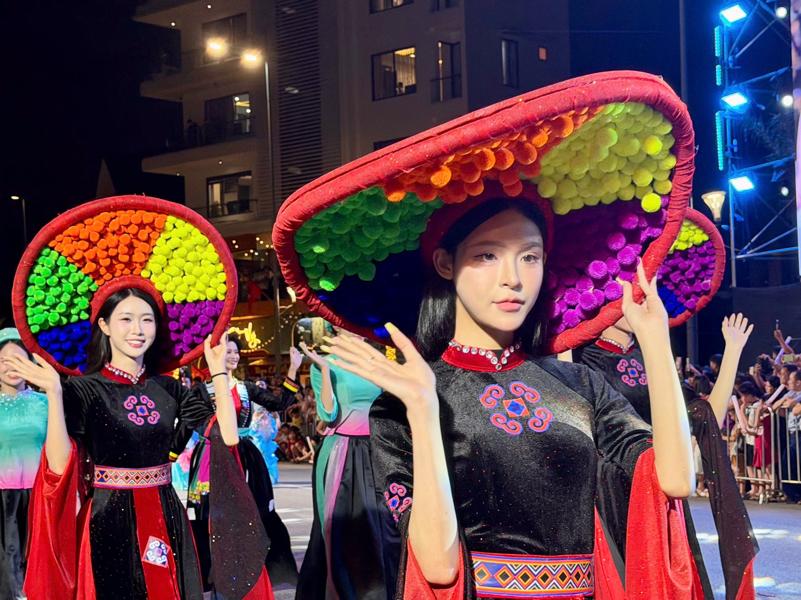 Carnaval Hạ Long 2026: Dấu ấn rực rỡ “Kỳ quan bừng sáng - Kỷ nguyên mới”