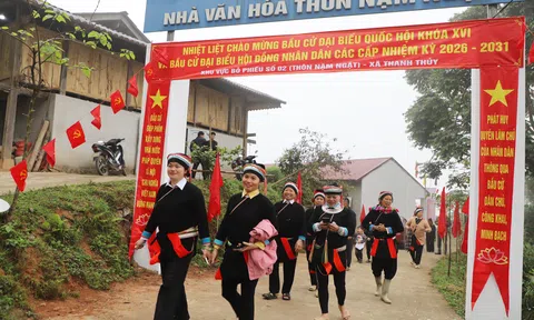 Ngày hội non sông nơi miền núi Tuyên Quang: Từ thôn bản đến vùng biên, cử tri nô nức đi bầu cử