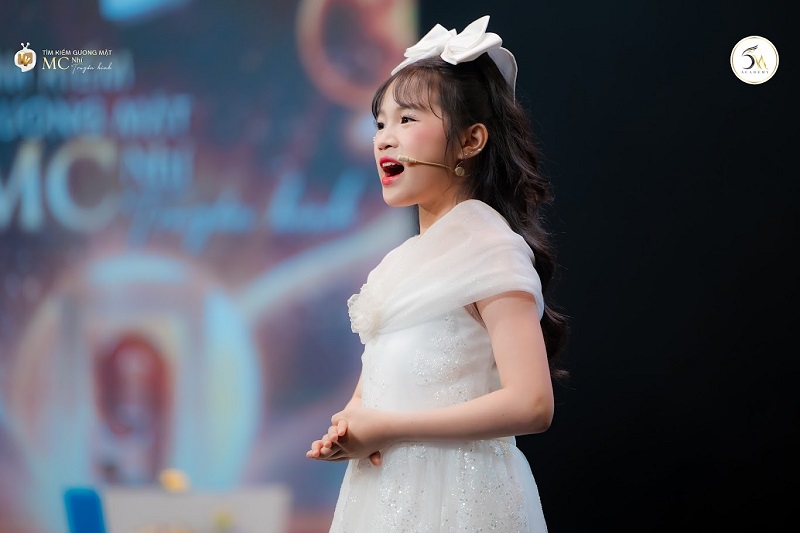 Nguyễn Diệu Anh giành Á quân MC Nhí Truyền Hình mùa đầu tiên