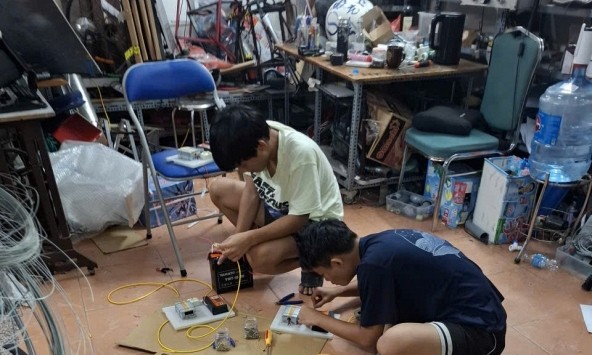 Thắp sáng những giờ học vùng núi từ dự án STEM của học sinh
