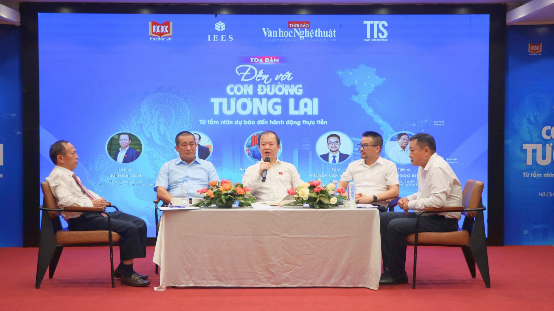 Tọa đàm Đến với 