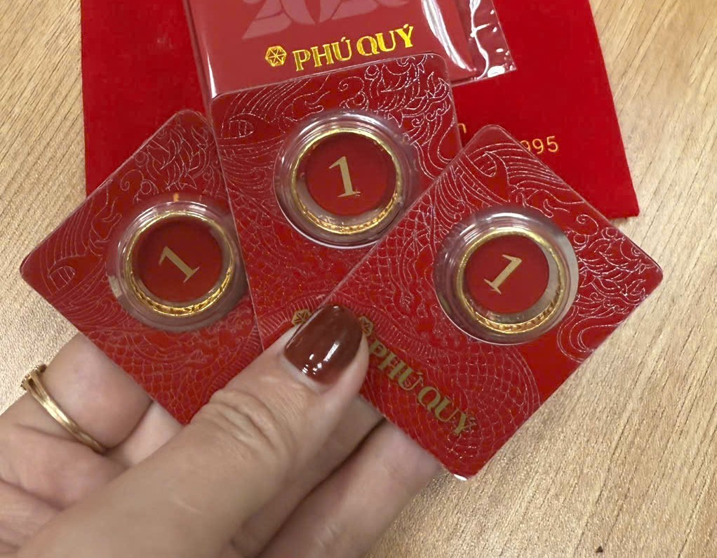 Giá vàng bật tăng trở lại, rút ngắn chênh lệch với thế giới