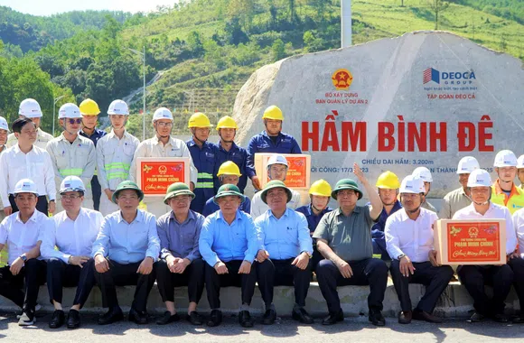 Thủ tướng Phạm Minh Chính thị sát cao tốc Quảng Ngãi - Hoài Nhơn