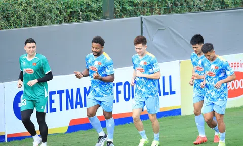 Đội tuyển Việt Nam bổ sung thêm lực lượng, tích cực luyện tập cho hai trận đấu quốc tế
