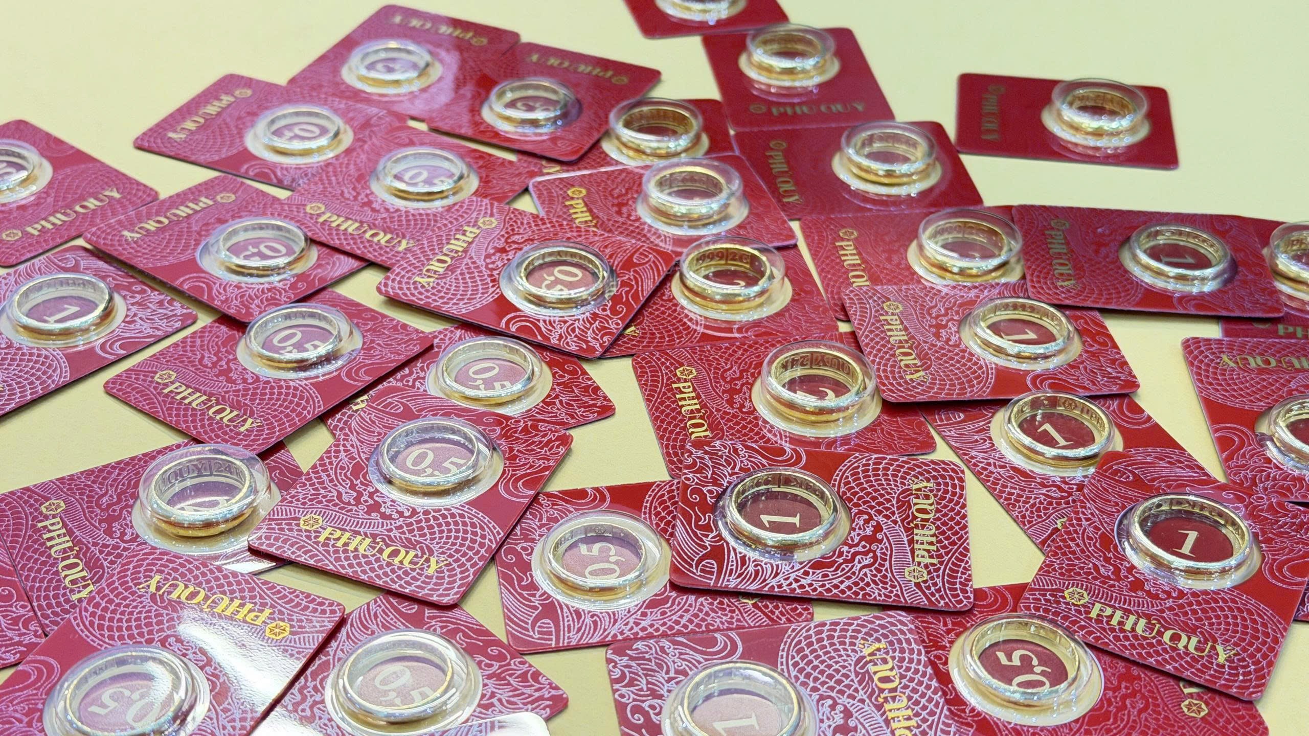 Giá vàng áp sát 175 triệu đồng/lượng